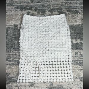 Stunning White House Black Market Skirt 
Circle pattern design - Size 6